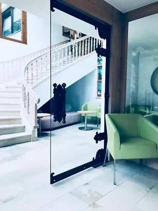Daneu Hotel